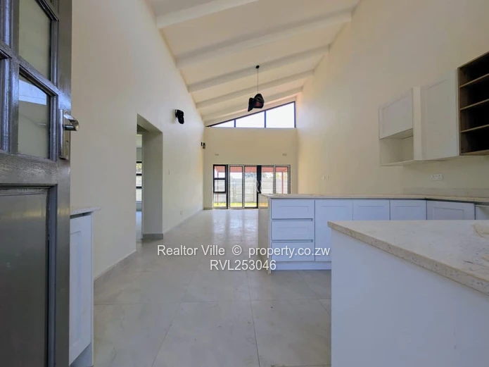 Modern 2-Bed Garden Flat with Borehole & Lawn in Marlborough