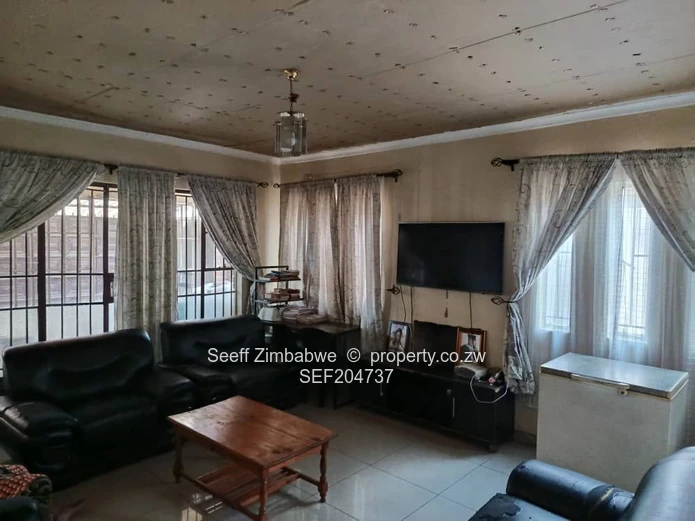 5-Bed Zengeza Home on 275 m² with Borehole & Carport (Sole Mandate)