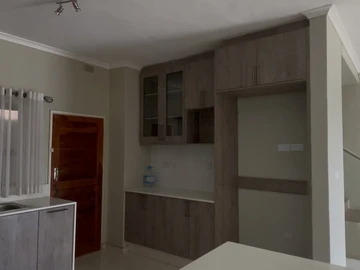 3 Bedroom Flat & Apartment