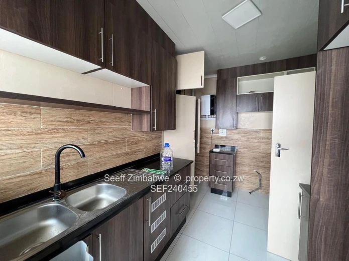  Modern 2-Bedroom Apartment 