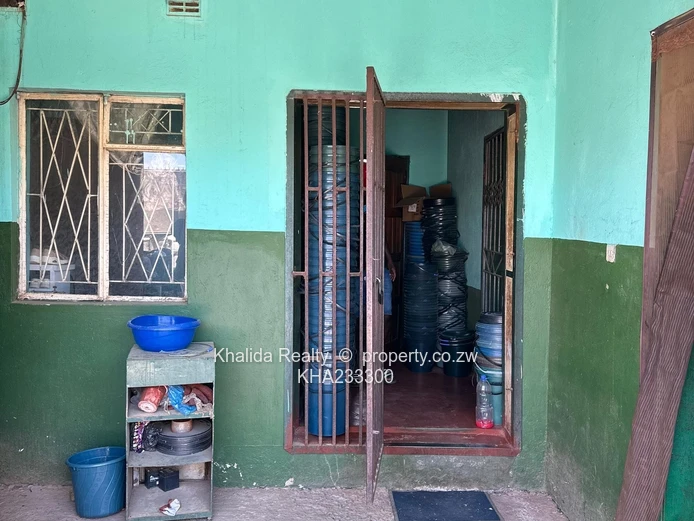 Ngezi Commercial Property in Kadoma For Sale 