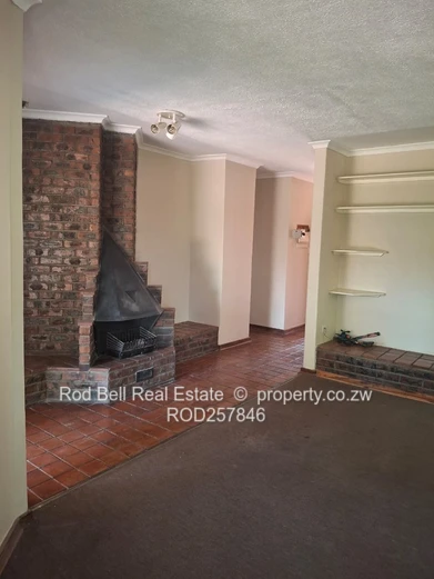 Sunny 2-Bed Garden Flat with Patio & Fireplace - Greendale North, Harare