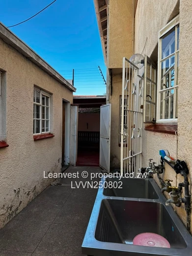 Upper Avenues Flat For Sale 