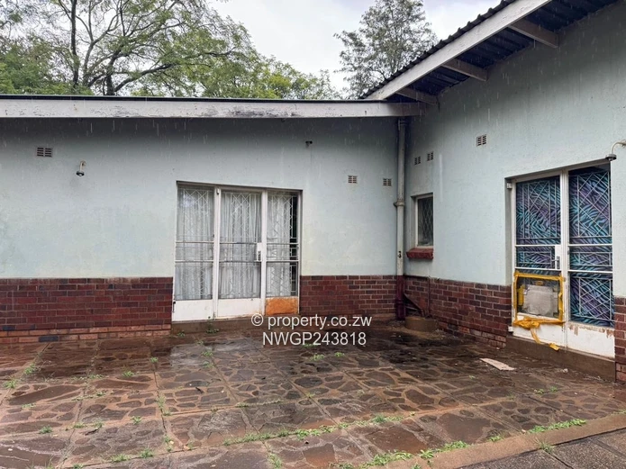 Prime Investment Opportunity in Hillside South – Spacious 3-Bedroom Home on 3,600sqm with Renovation