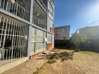 2 Bedroom Flat & Apartment
