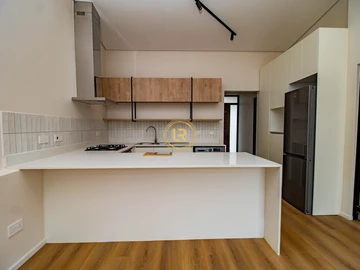 2 Bedroom Flat & Apartment