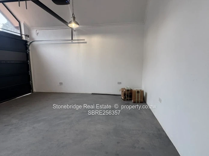 3 Bedroom Townhouse in Hillside For Sale