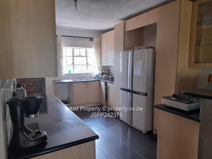 Bluff Hill, Harare West — 3 Bed Townhouse Complex, En-Suite