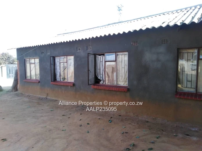 High-Yield 5-Bedroom House in Chitungwiza Unit L