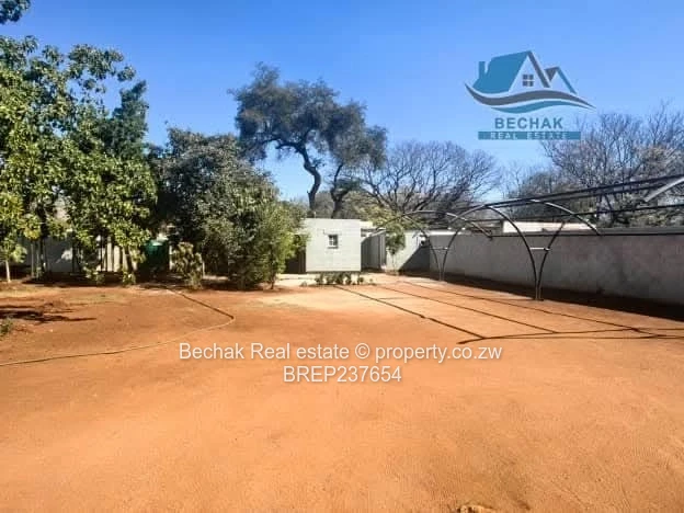 Spacious 3-Bed Home on 3000m² with Borehole - Bulawayo East