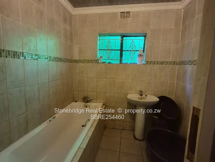 3 Bedroom House in Mahatshula North For Sale
