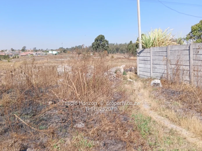 908m² Stand with Tarred Road, Sewer & Water – Zimre Park