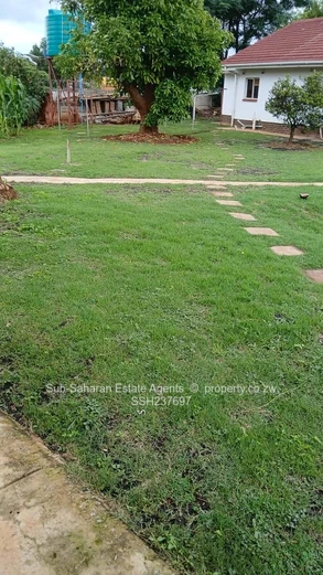 Marlborough 2-Bed House with Borehole & Garden