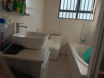 3 Bedroom Flat & Apartment