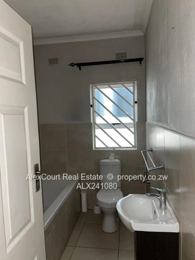 Apartment In A Gated Cluster Community (Sole Mandate)