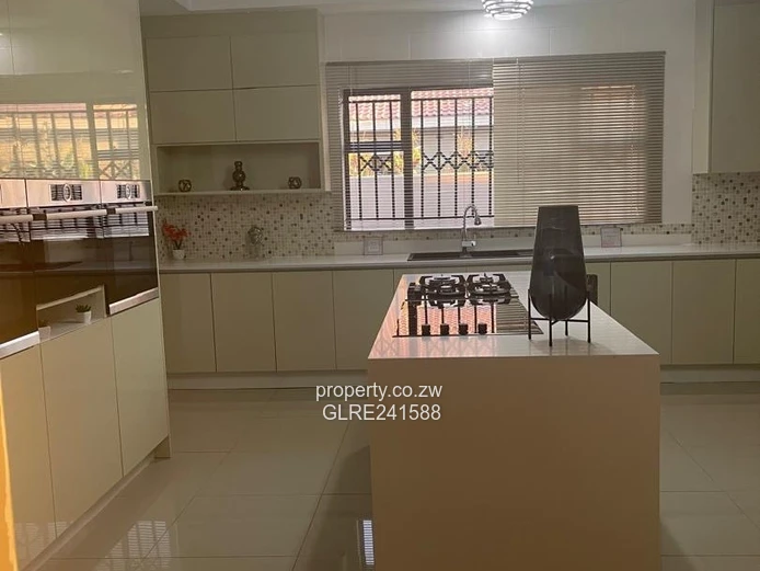 *_Westgate Sandton 5 Bedroomed House For Sale