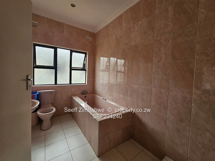 Executive 5-Bedroom House for Rent in Arlington Estate