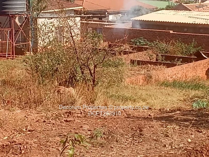 Residential Stand With 10 Rooms Foundation  In Marimba Aspindale For Sale (Sole Mandate)
