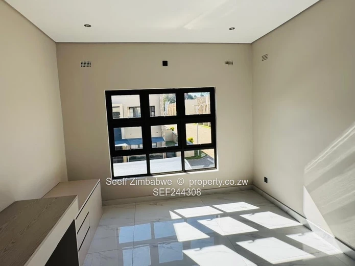 Modern 3-Bed Townhouse In Emerald Hill