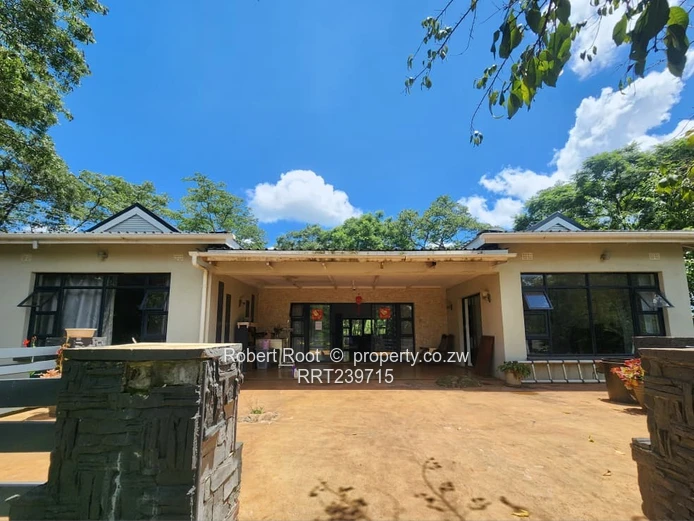 Unique 2-House Property To Rent In Helensvale