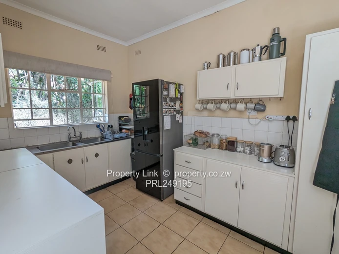 Prime Highlands Unfurnished House Available 1 July