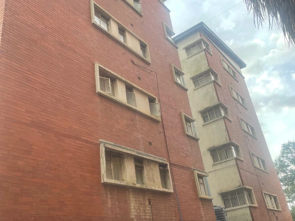 2 Bedroom Flat & Apartment