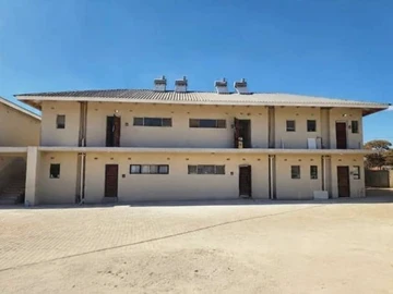 2 Bedroom Flat & Apartment