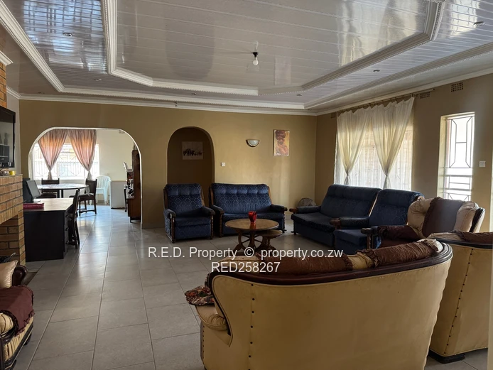 A spacious family home In New Parklands!