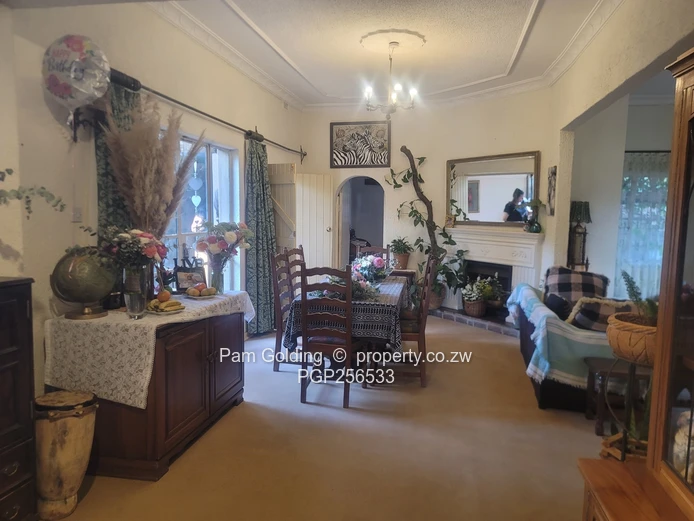 Delightful Suburban Cottage (Sole Mandate)