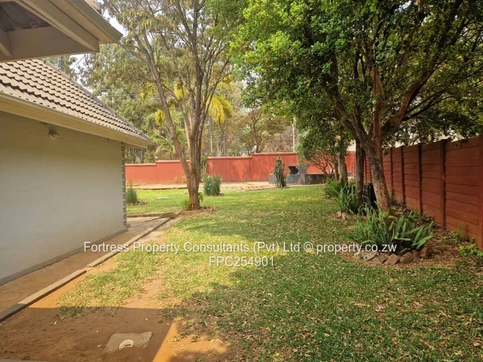 Spacious Quinnington 6-Bed Home with Pool & Borehole