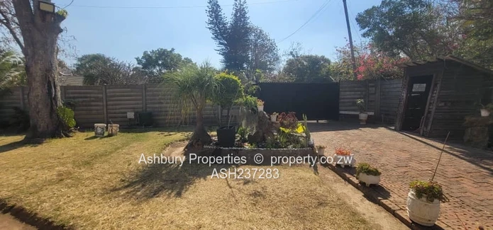 Sentosa 4-Bed Home w/ Thatched Gazebo & Borehole (Sole Mandate)