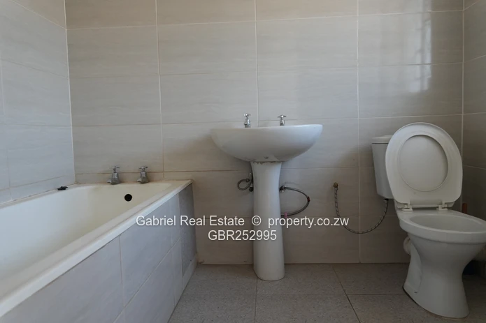 Charming 2 bedroom garden flat to let!