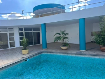 Hotel & Lodge