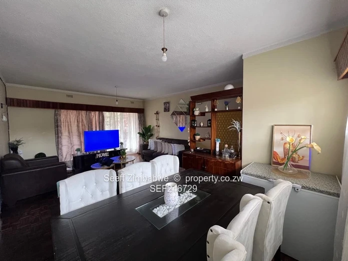 Neat 2-Bedroom Garden Flat 