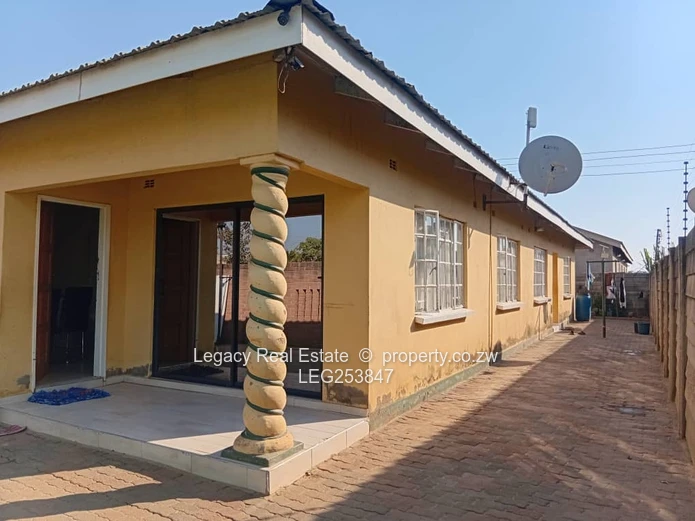 Granary Park 4-Bed Home with Borehole & Modern Kitchen