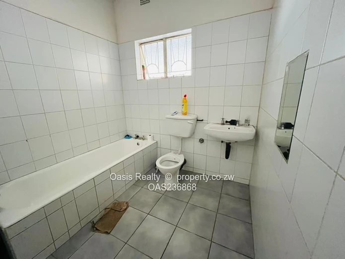 Spacious 4-Bedroom House to Rent  (Sole Mandate)