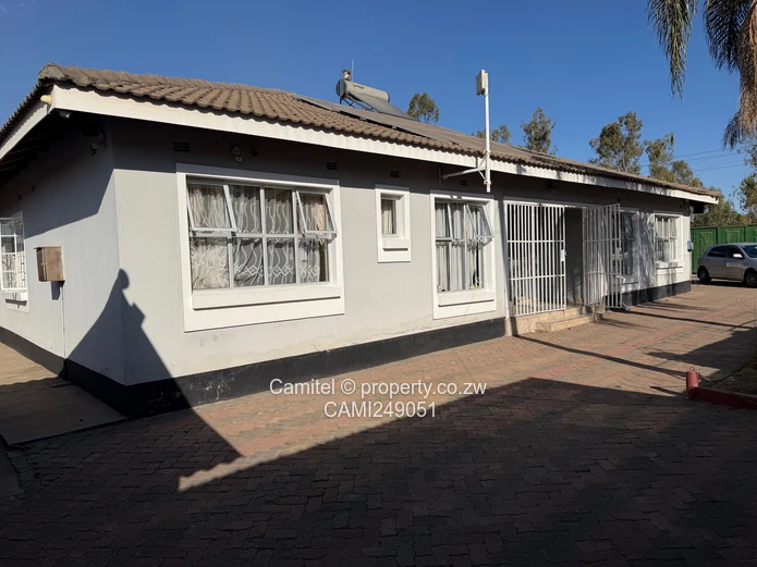 Waterfalls 4-Bed House on 1800 sqm with Borehole near S.O.S school and Parktown shops
