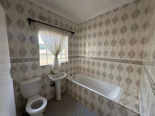 3 Bedroom Flat & Apartment