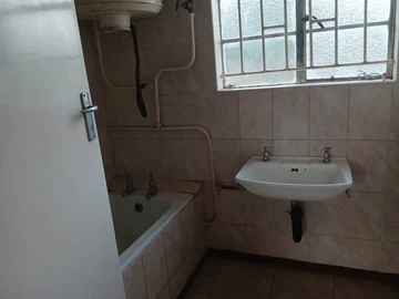 2 Bedroom Flat & Apartment