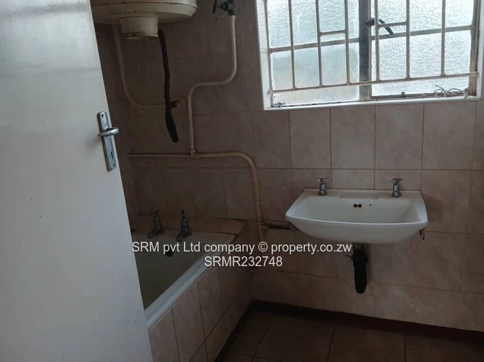 A 2 bedroomed flat to let in Mabelreign 