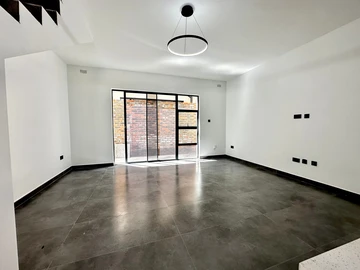 2 Bedroom Flat & Apartment