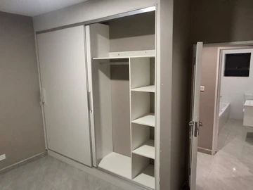 2 Bedroom Flat & Apartment