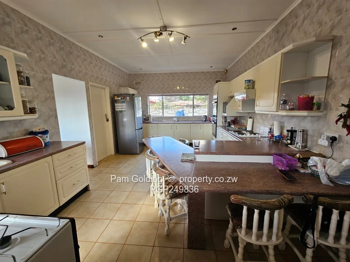 Immaculate 4 Bedroomed Family Residence