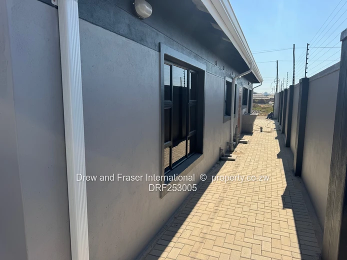 Modern 4-Bed House with Borehole in Mabvazuva, Ruwa