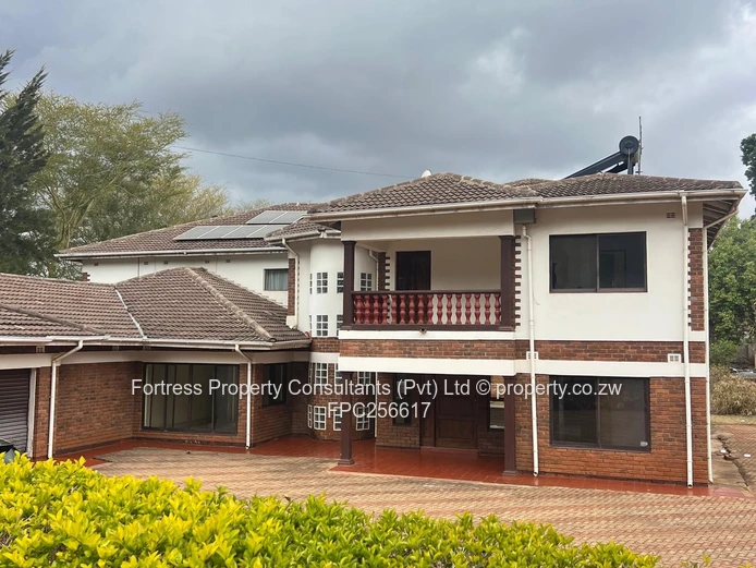 Glen Lorne 5-Bed Home with Borehole & Jacuzzi