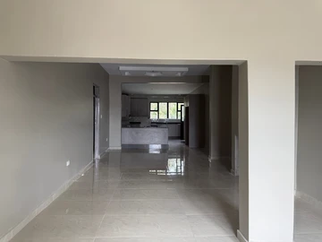 3 Bedroom Flat & Apartment