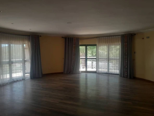 9 Bedroom House