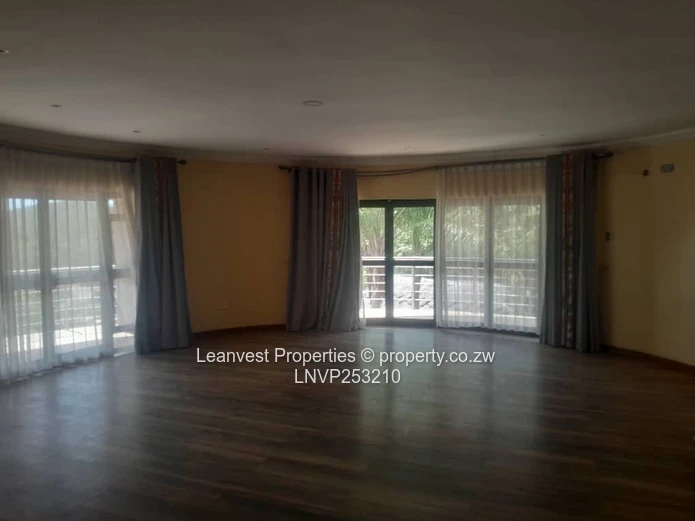 Umwinsidale double-storey for sale