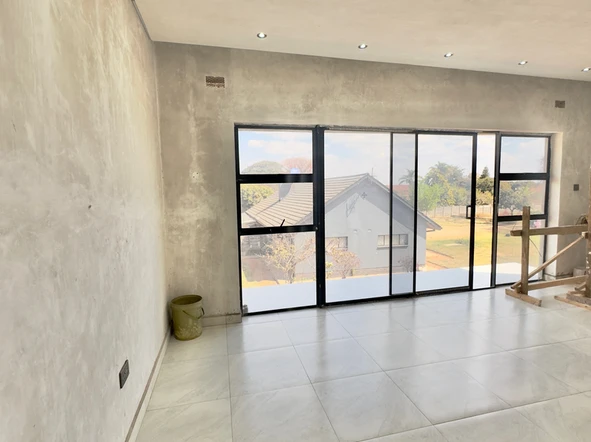 3 Bedroom Flat & Apartment