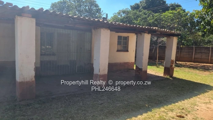 Vacant  House Cottage Available For Immediate Occupation  (Sole Mandate)